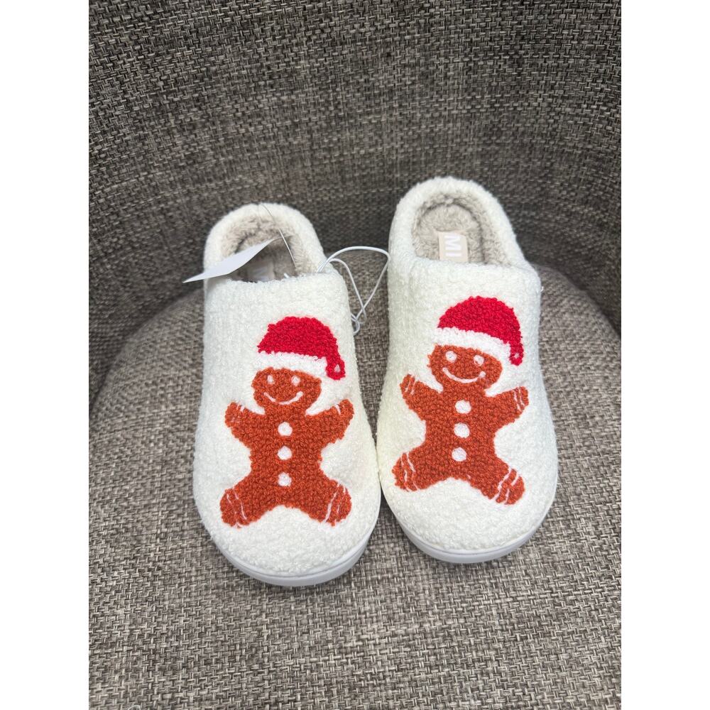 MIA Cozi Gingerbread Man Fuzzy Slippers Size 7 NWT